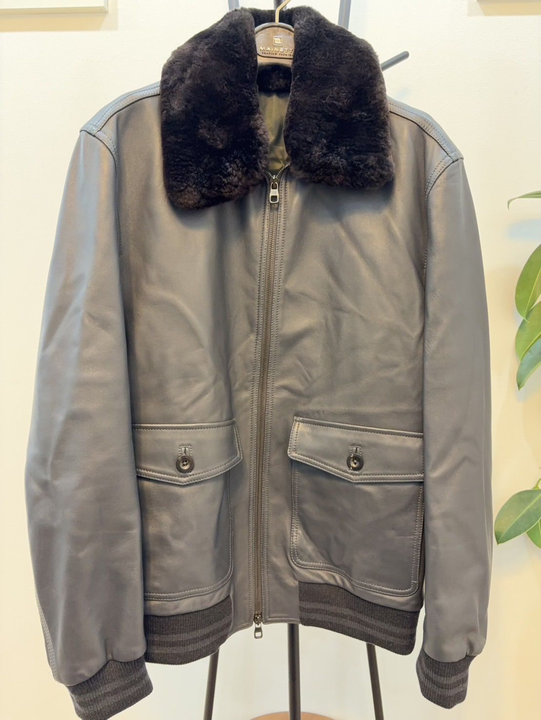 ダンヒル dunhill 襟ファー 裏地ボア カーフレザー ジャケット Sサイズ dunhill／ダンヒル】本革 ラムレザージャケット ファー襟付き - メルカリ