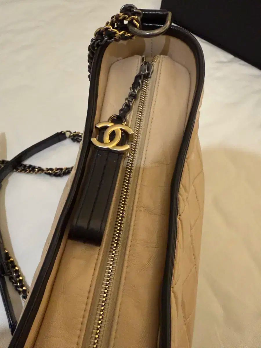  シャネル HOBO BAG ベージュ ミディアム ショルダーバッグ ショルダーバッグ