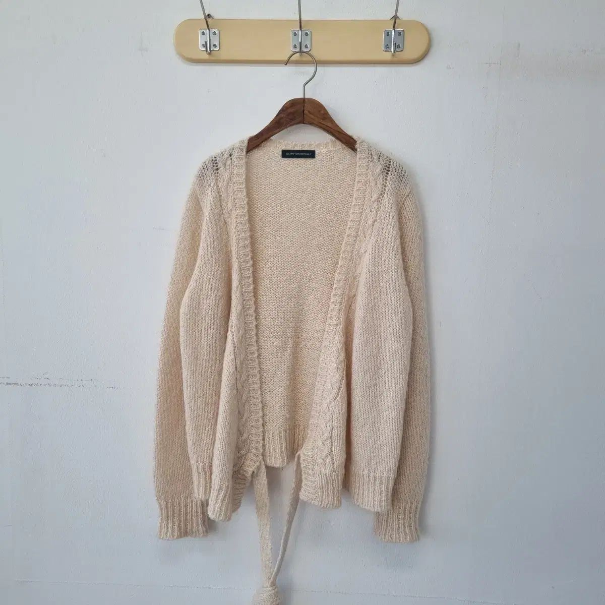 コスモポリタン ジュライ イェジス LCVY ベージュ モヘア ラブ カーディガン