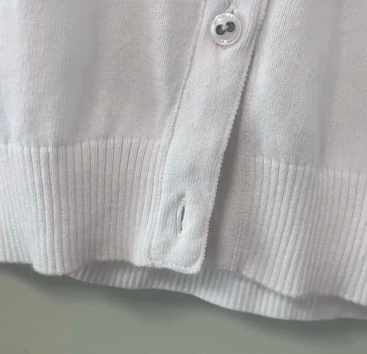 最安値で バーバリーブルーレーベル 白 カーディガン ハイブランドこそ本店で。