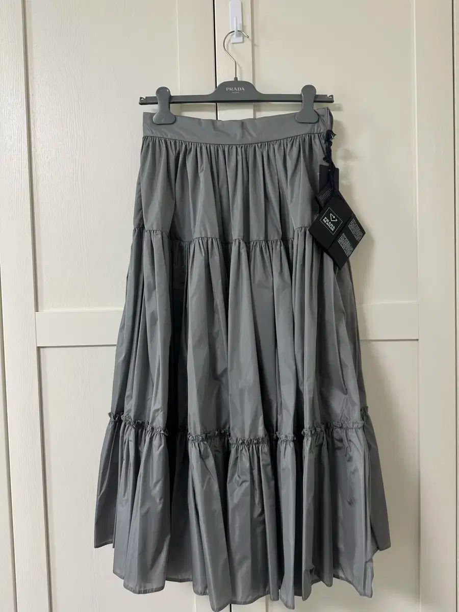 プラダ リナイロン ティアード スカート サイズ38