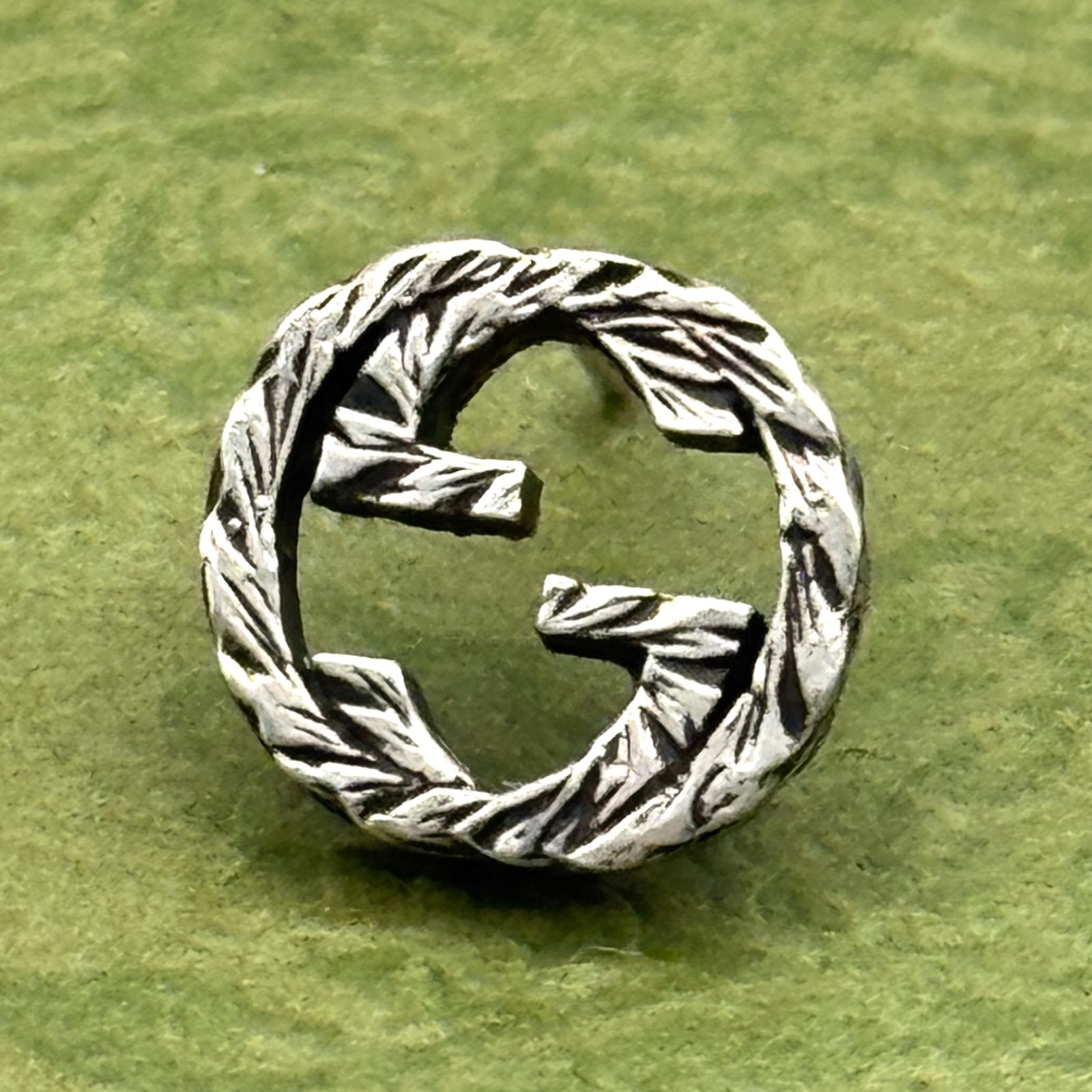 GUCCI インターロッキングg シルバー925 片耳 スタッズピアス