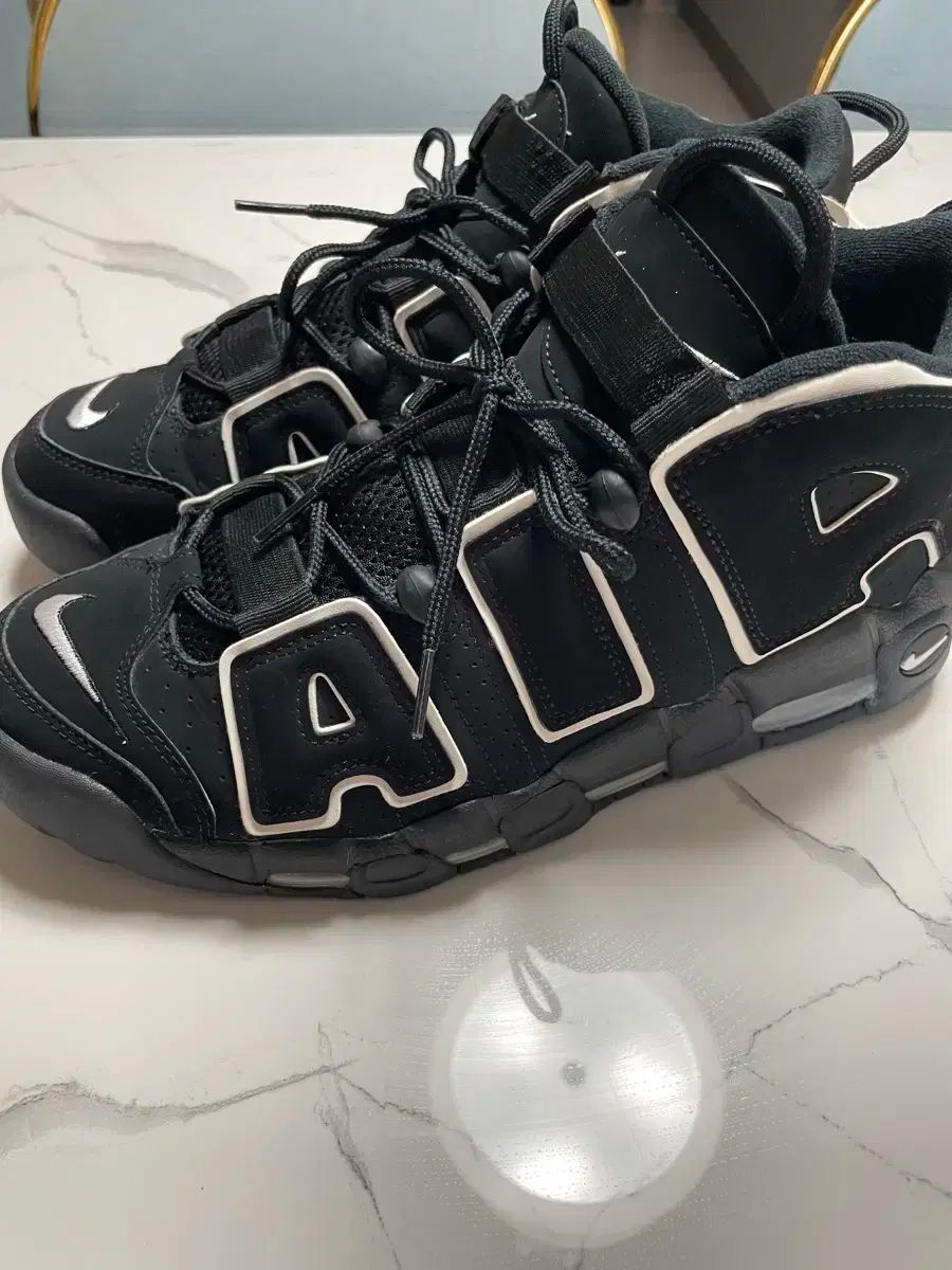 アップテンポ 黒白