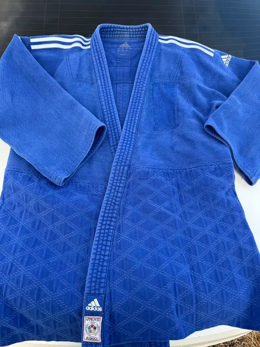 アディダス 柔道着 チャンピオン2 トップスのみ 175サイズ