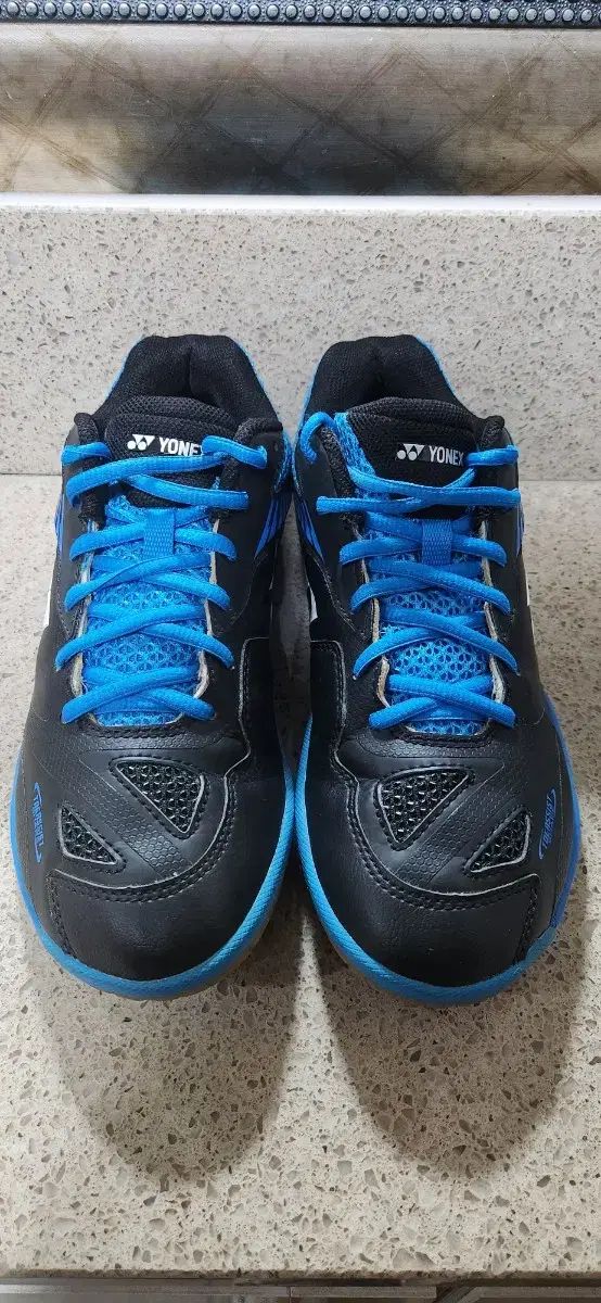 ブラック ブルー