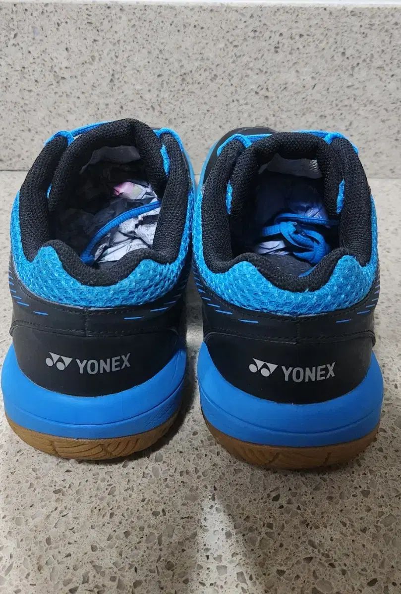 ブラック ブルー