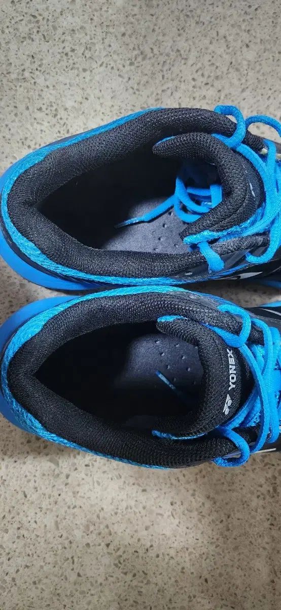 ブラック ブルー