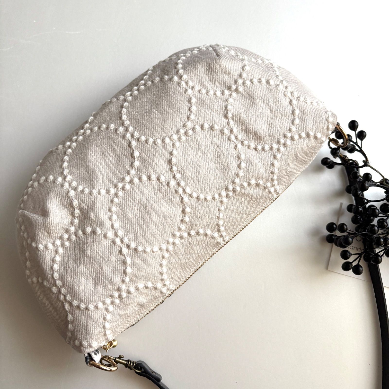 ハンドメイド ミナペルホネン 小ぶりショルダーバッグ symphonyとtambourineエクリュ