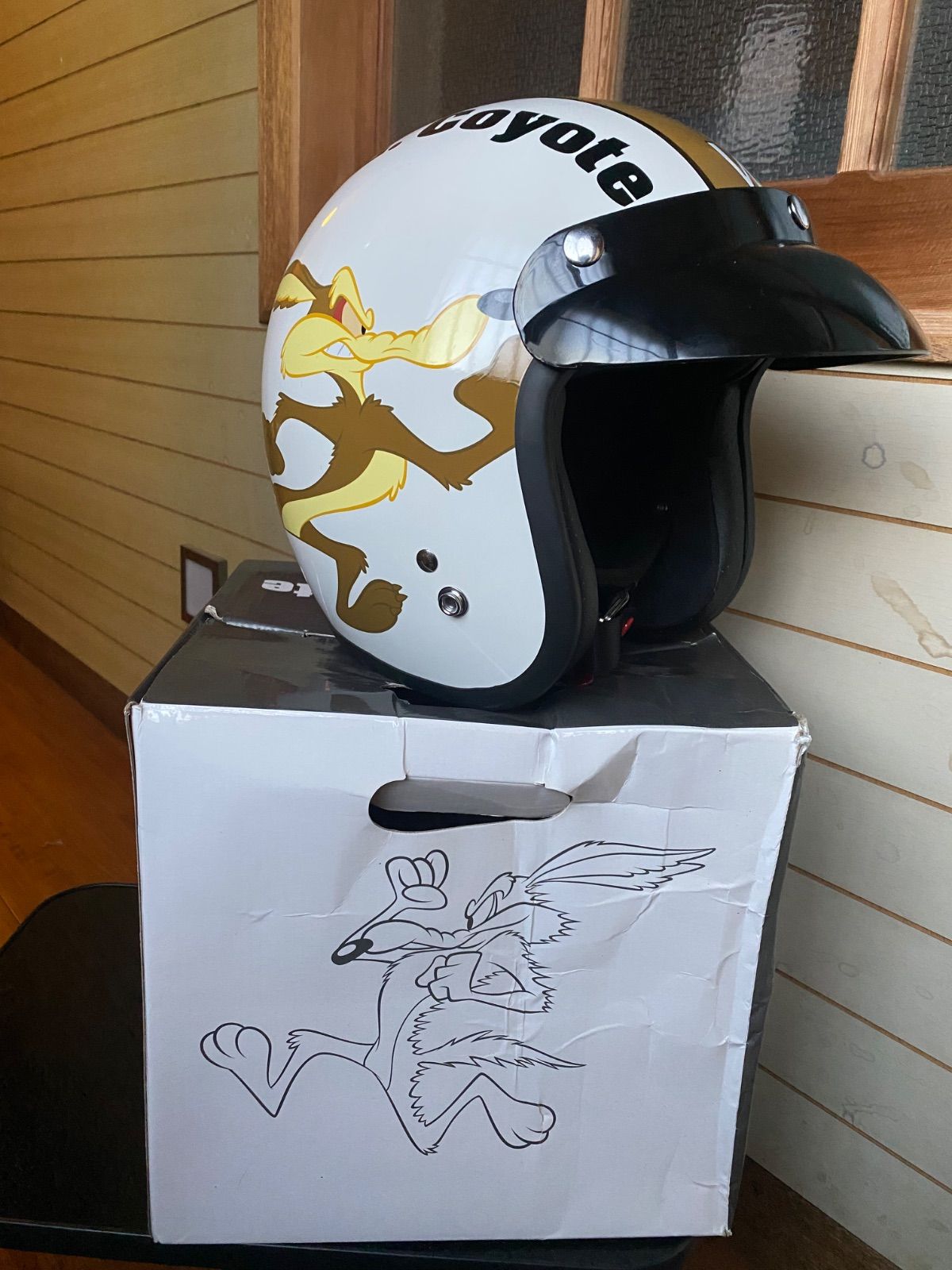 Wile E Coyote ワイリーコヨーテ ヘルメット 57〜60 cm