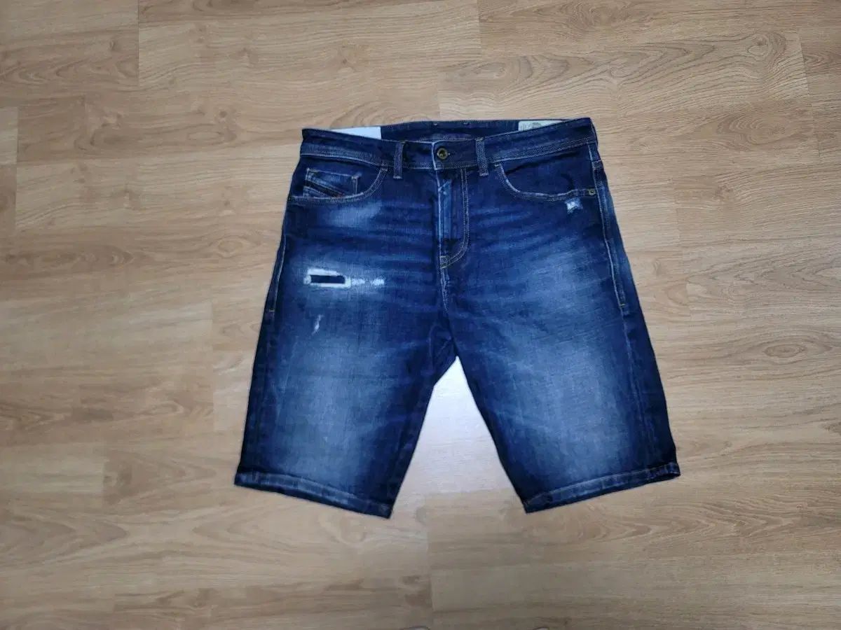 DIESEL メンズ デニムハーフパンツ サイズ 33