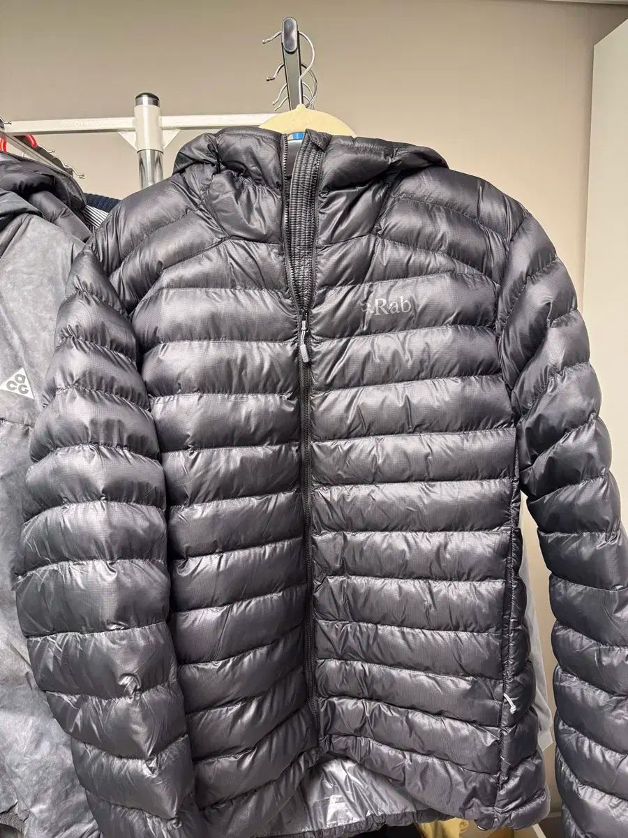 ラブ シーラス アルパイン フーディ ジャケット ブラック ラージ