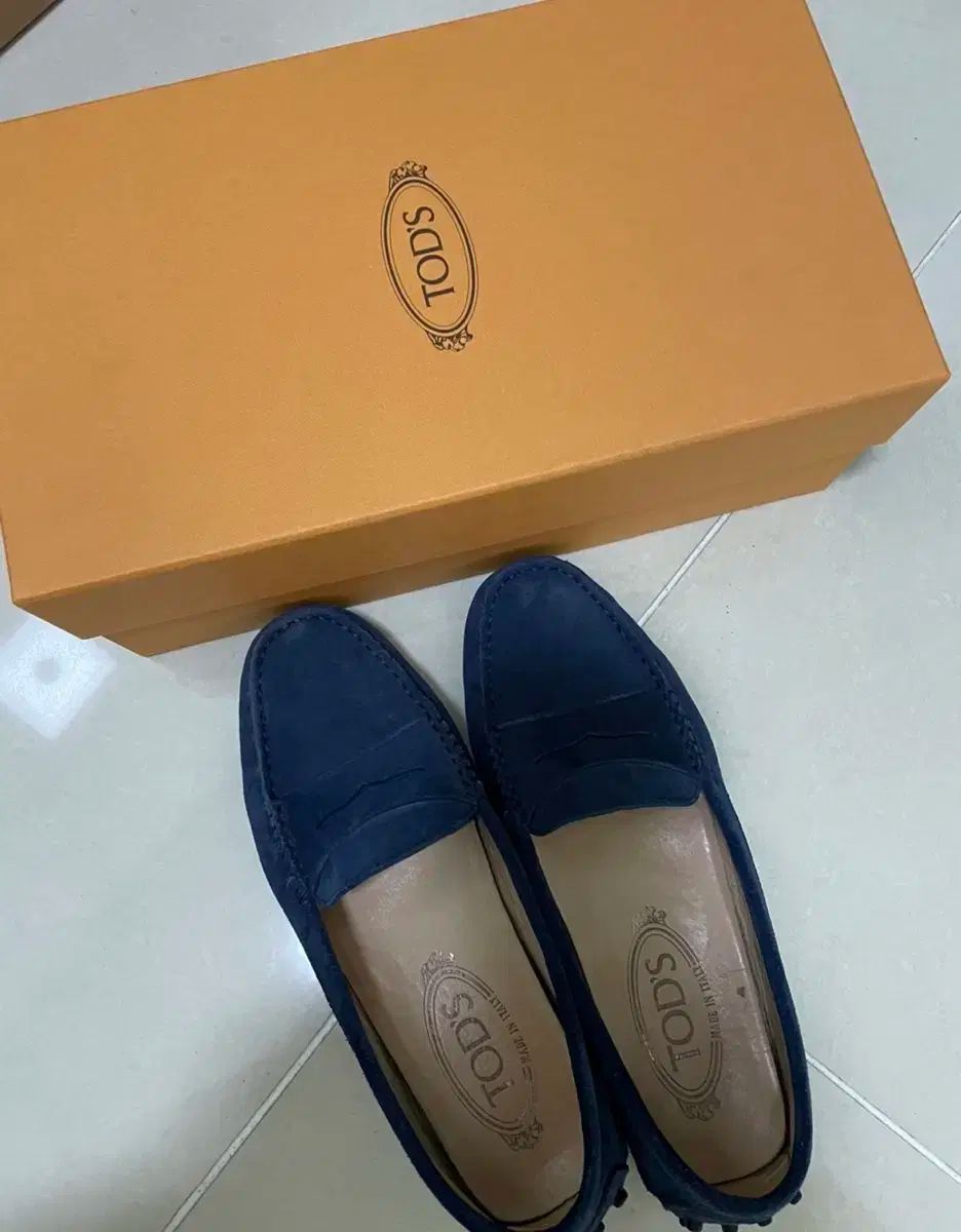 TOD S トッズ スウェード ローファー ネイビー