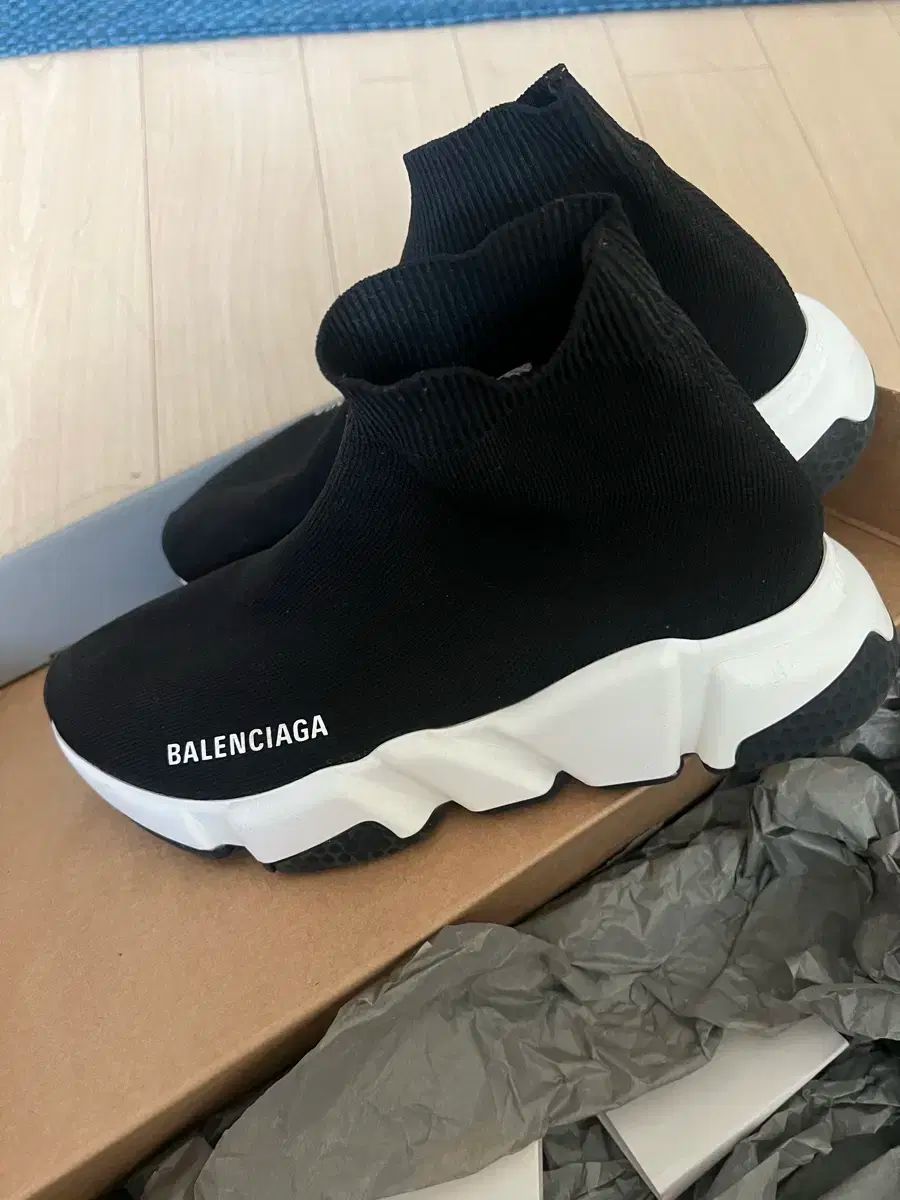 バレンシアガ スピードトレーナー 36 235