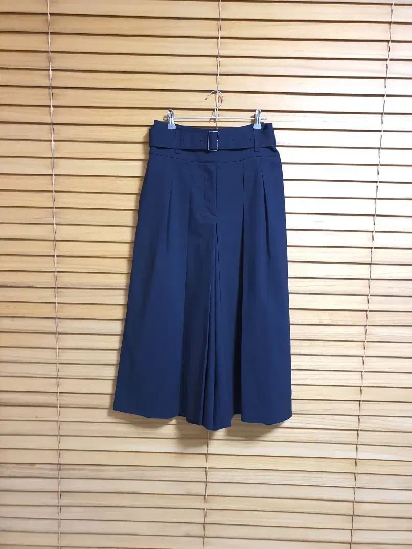 SYSTEM SYSTEM ワイド ベルト付き ピンタック パンツ 44 サイズ