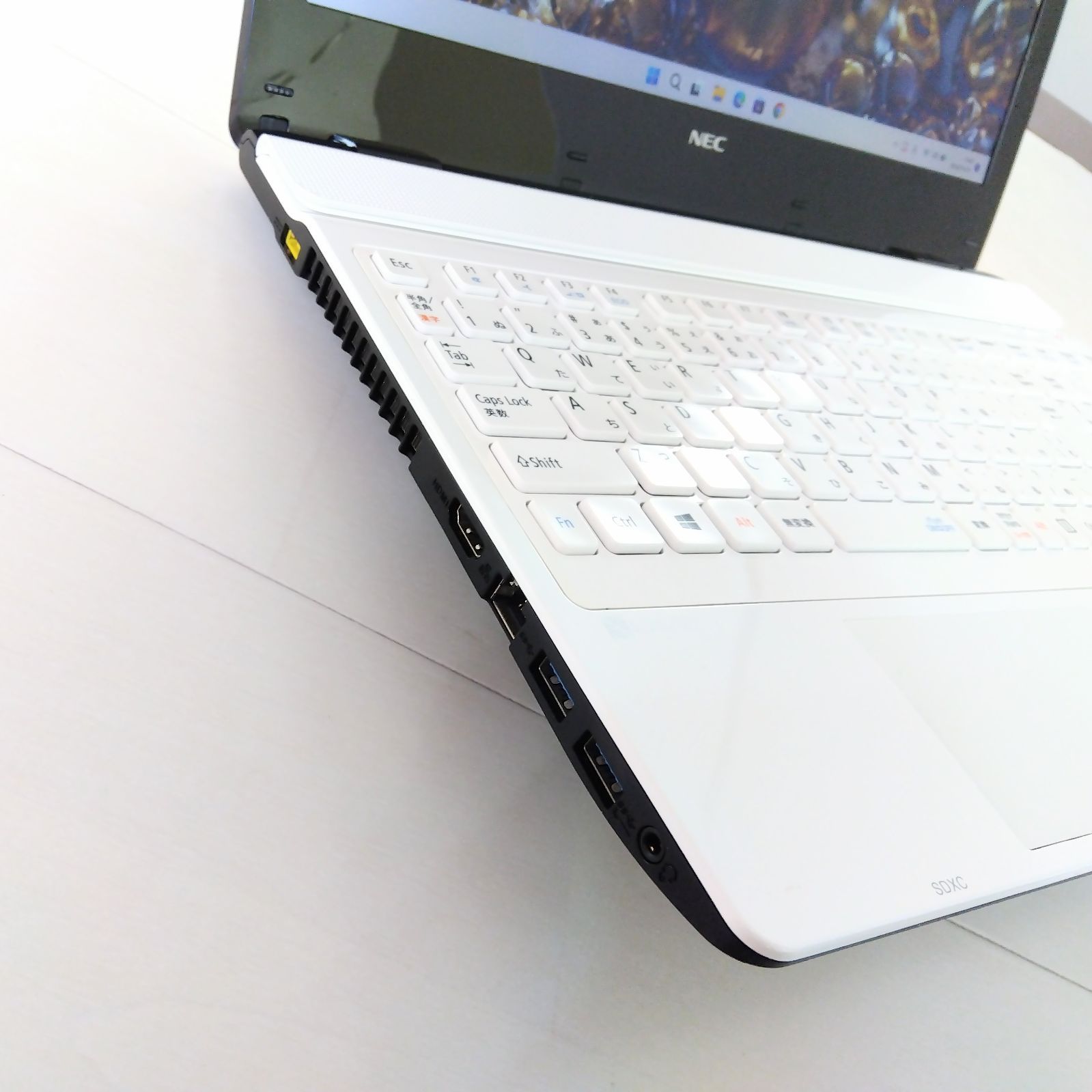 美品✨設定済✨快速SSD✨Windows11✨NEC白ノートパソコンカメラ薄型 Windows11✨高速SSD✨NECノートパソコン✨カメラ＆Office付きPC✨83
