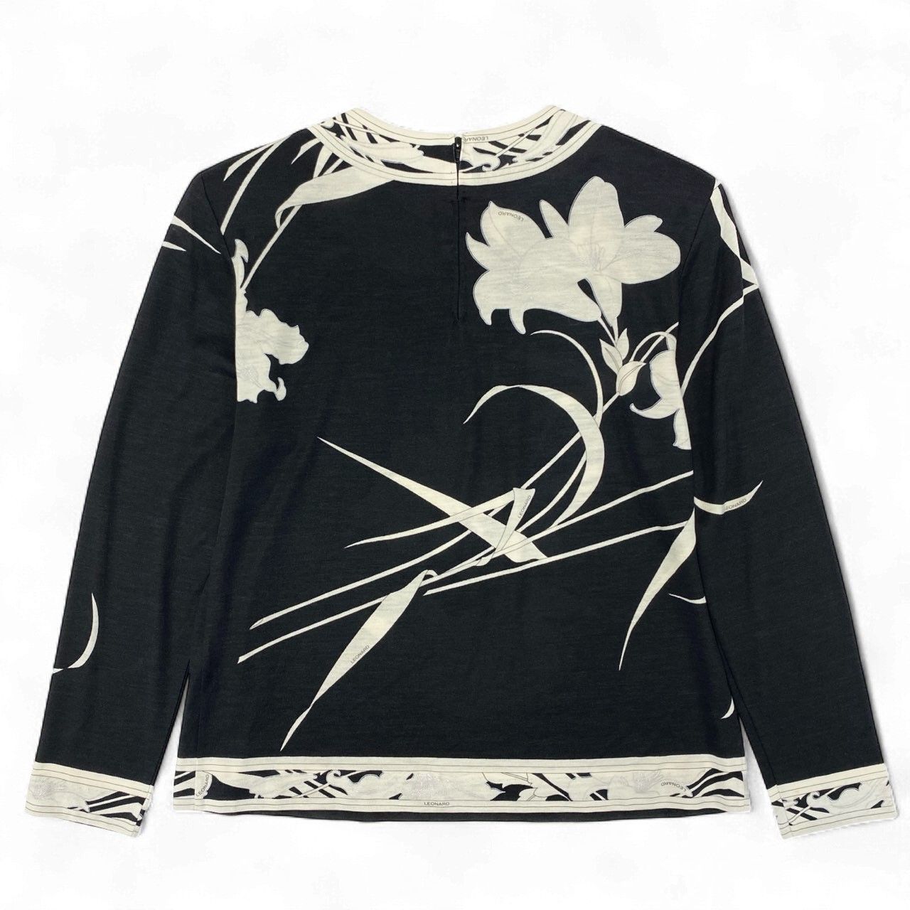 38k16 LEONARD レオナール 長袖カットソー クルーネック 花柄 0369114 Mサイズ ブラック アイボリー レディースu02t