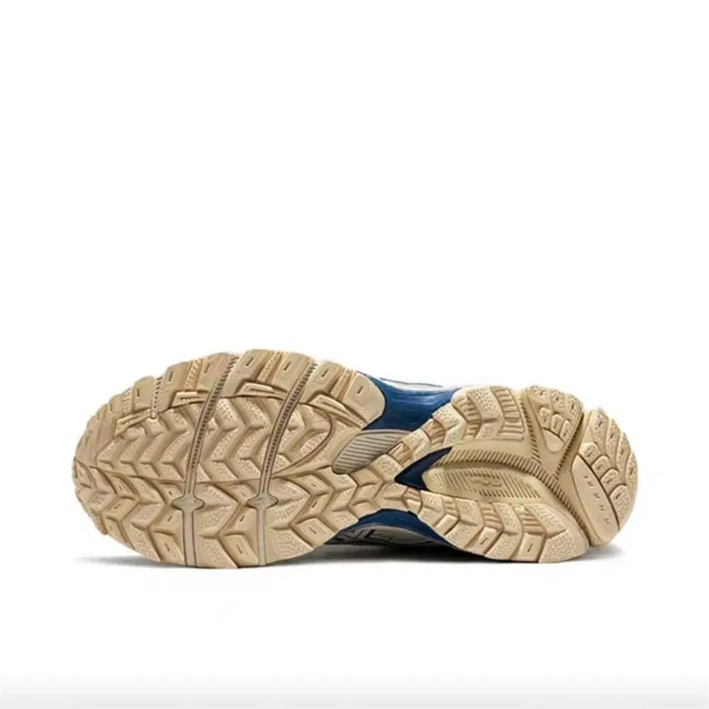 アシックス ASICS