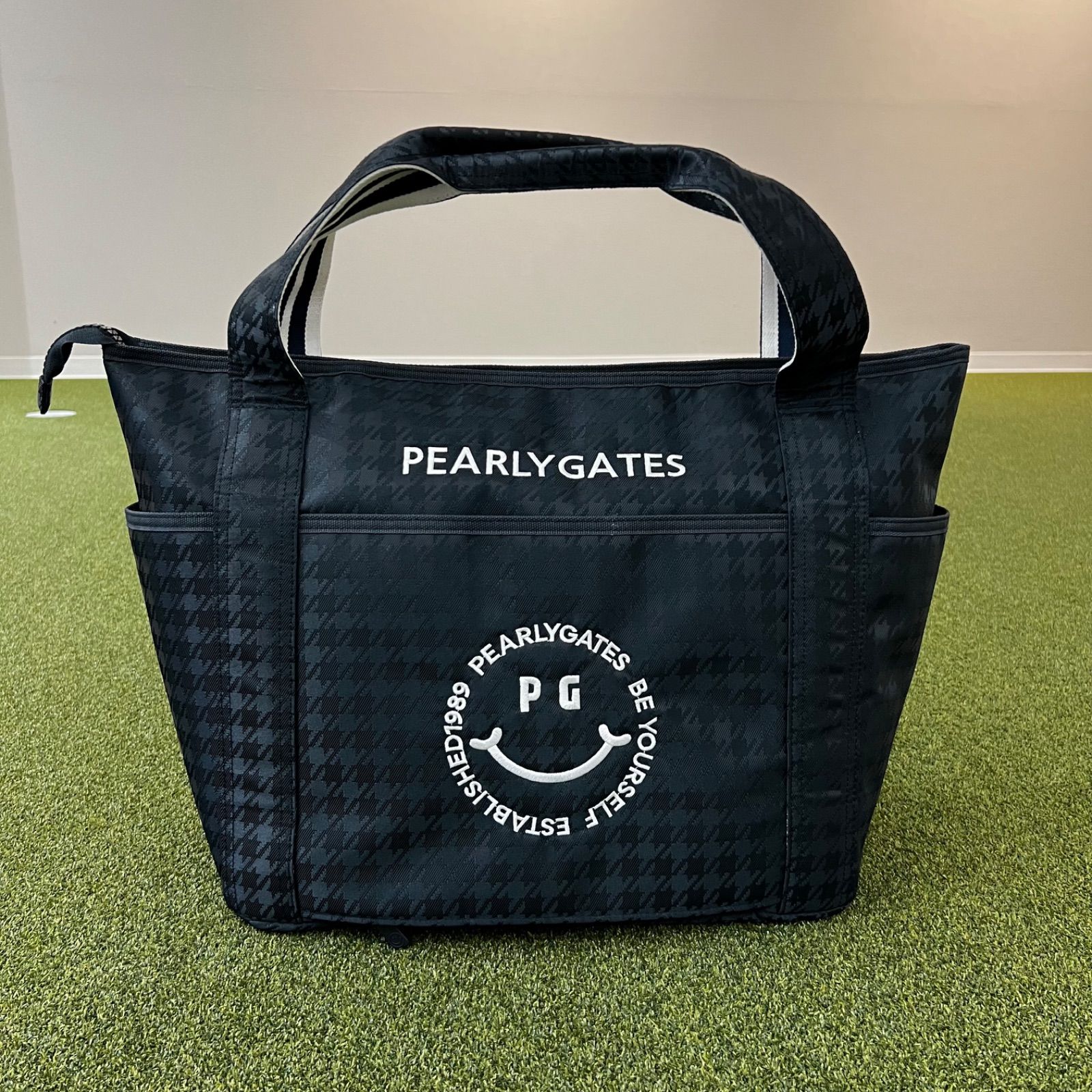 新品タグ付】2025定番商品 PEARLY GATES PG is PG ロッカーバッグ