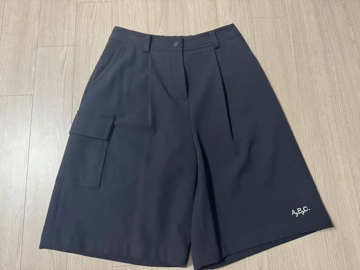 A P C アーペーセー ゴルフ バミューダパンツ