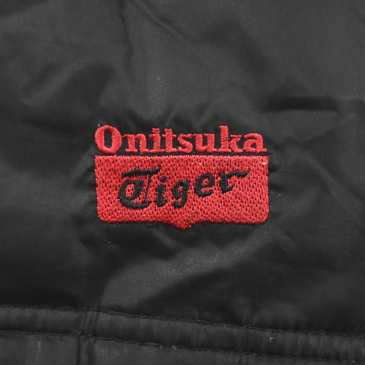 Tiger 胸パイピング