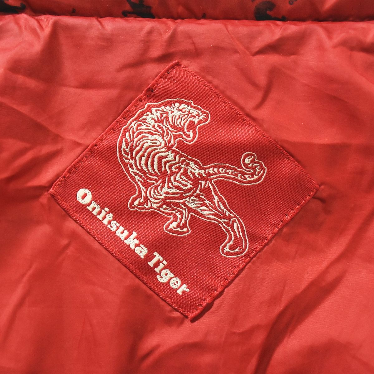 Tiger 胸パイピング