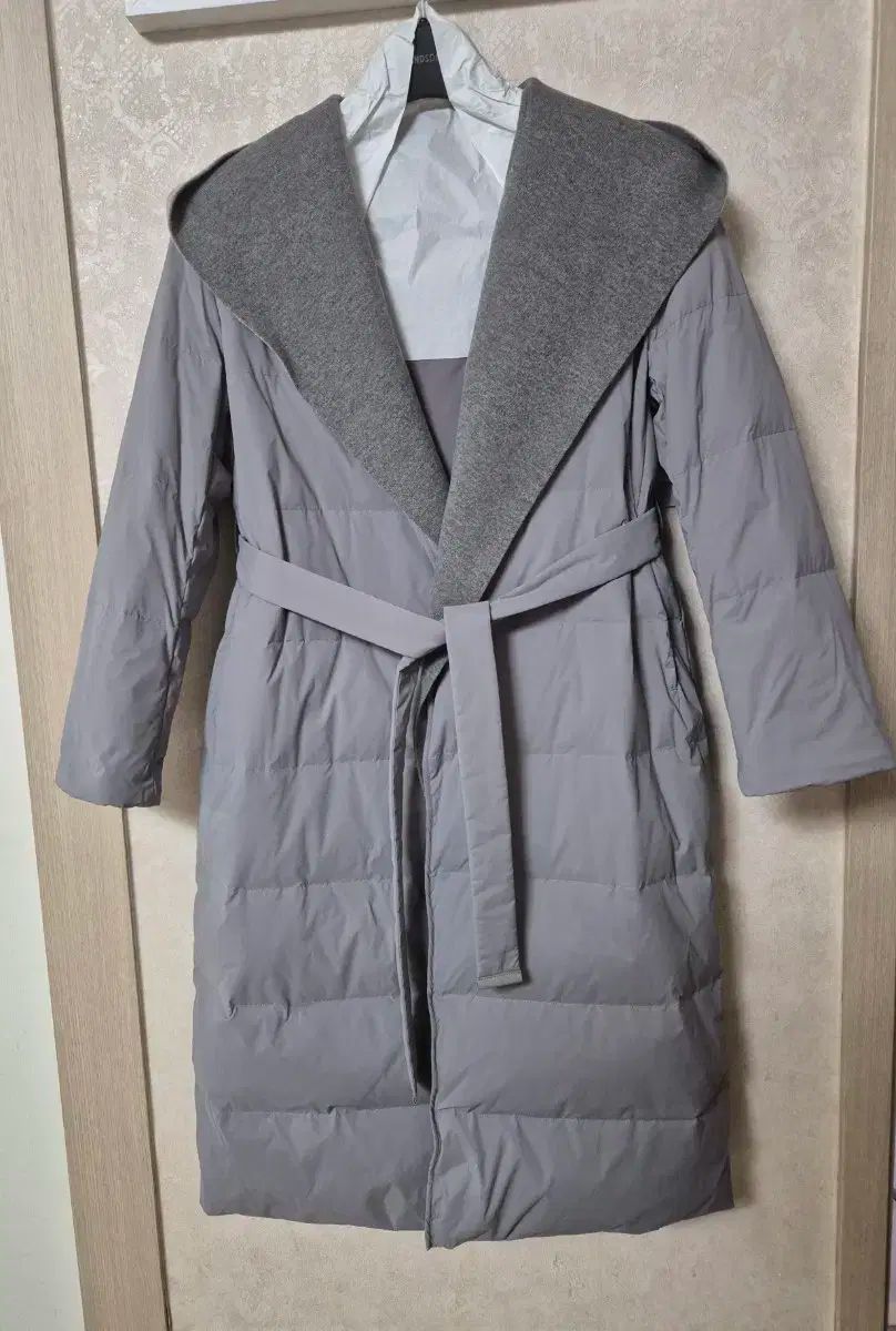 the CASHMERE WHO グース ダウン アウター