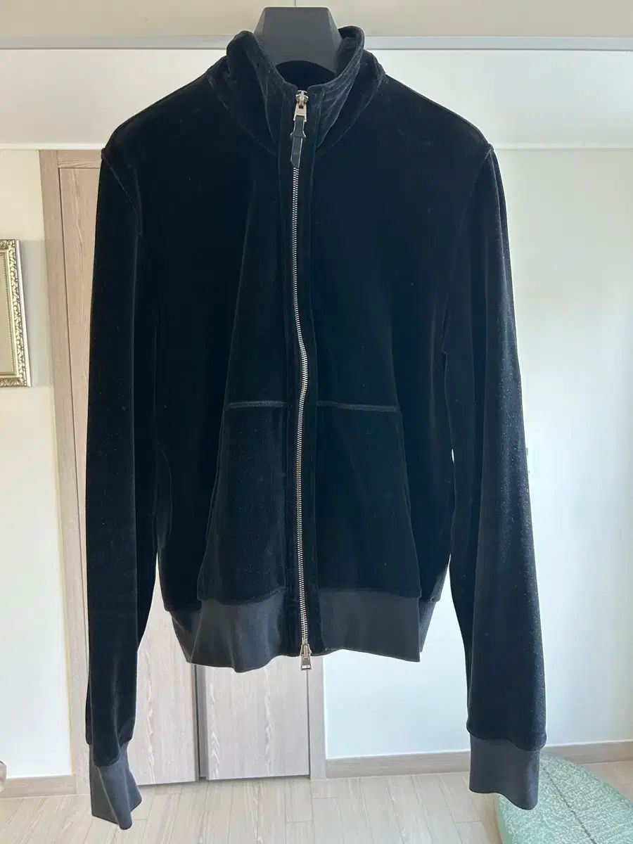 ツアーベルベット ブラック ジップアップ