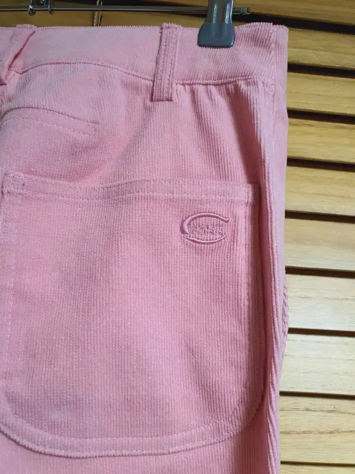 どんなシーンにも使える システム SYSTEM ピンク コーデュロイ パンツ 44 サイズ 23fw 知恵のある