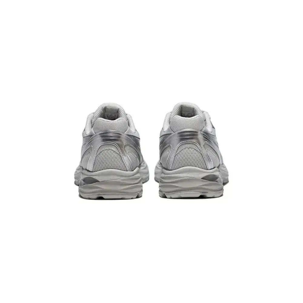 ランニングシューズ スニーカー