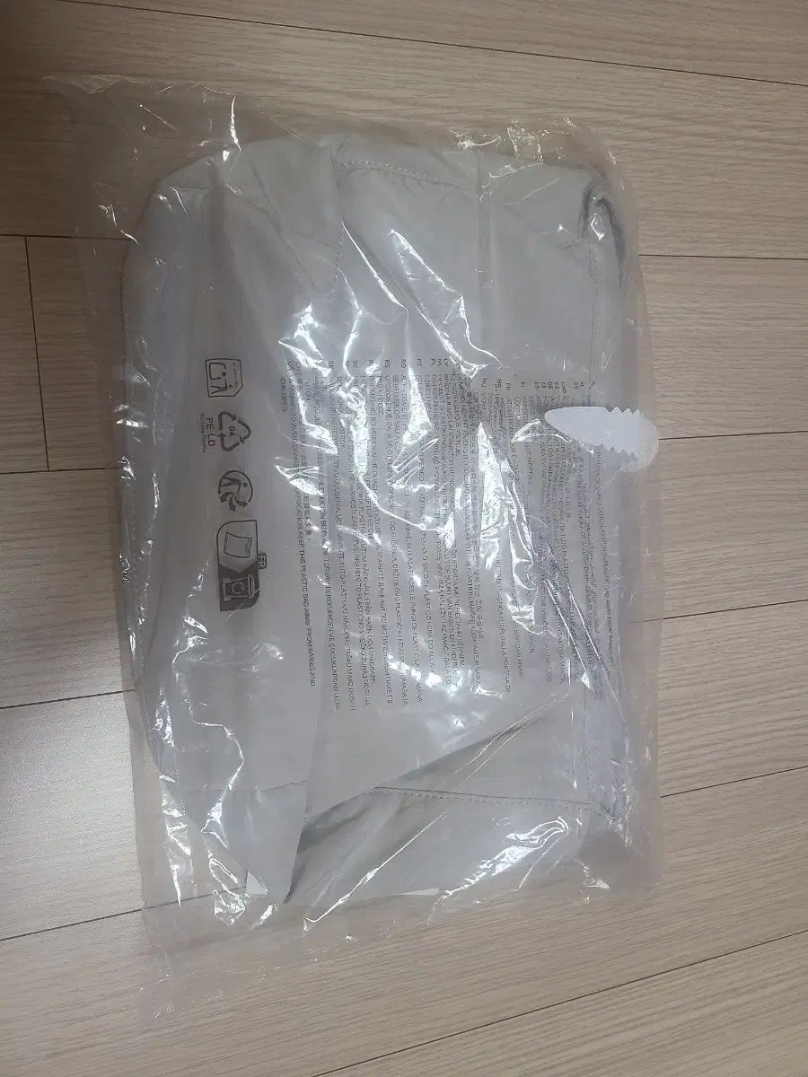 COS 新 サドルバッグ ストーン