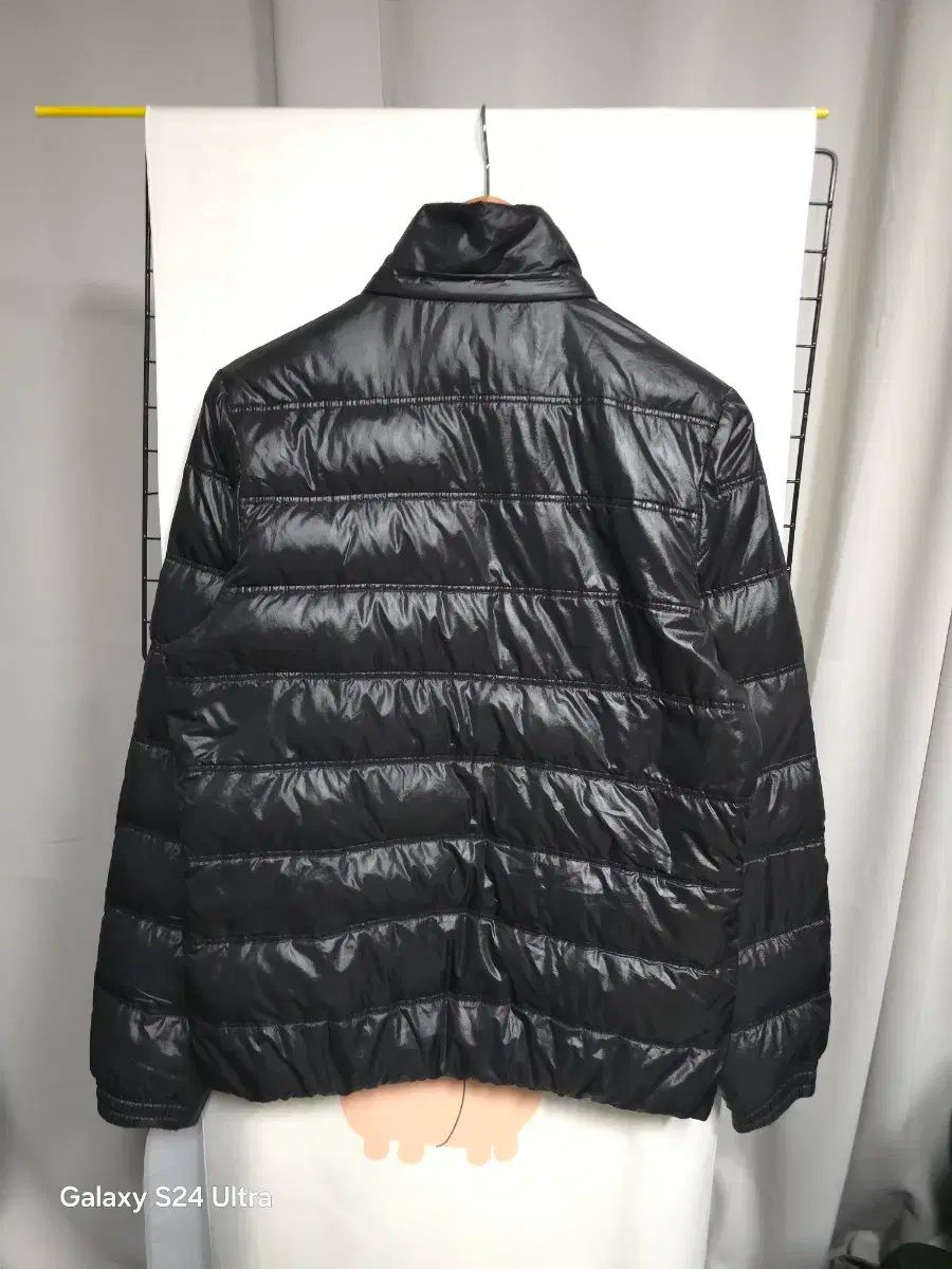 アディダス グースダウン 軽量ダウン 95 フード紛失