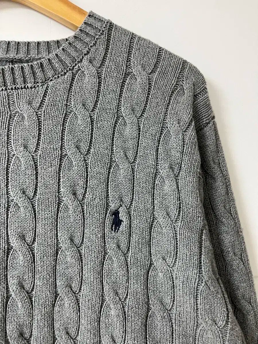 ケーブル編みニット ケーブルニット