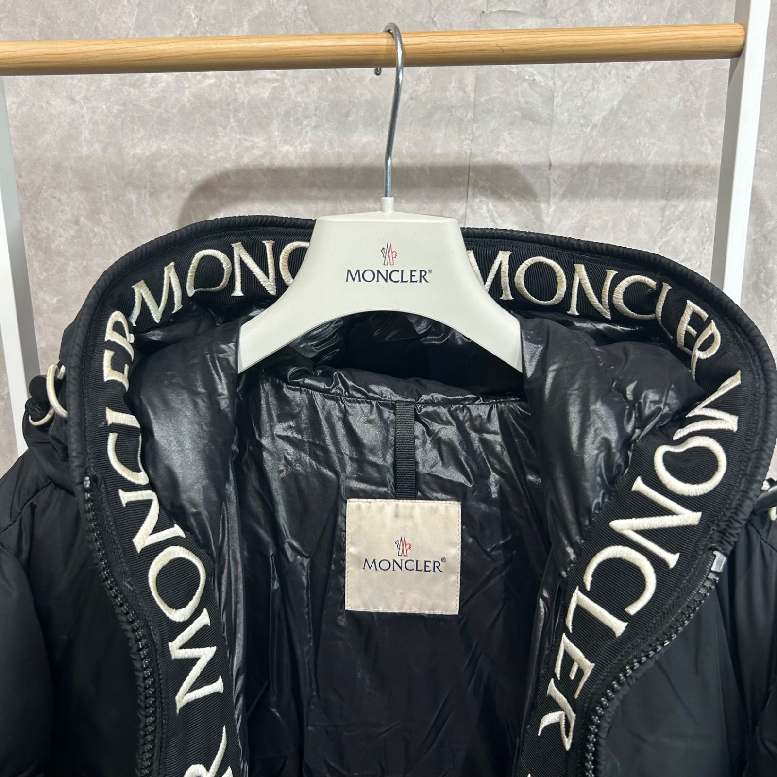 国内正規品】 モンクレール MONCLER MONTCLA ダウンジャケット黒