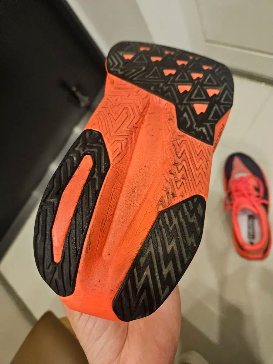 ニューバランス FUELCELL Rebel v5 ランニングシューズ