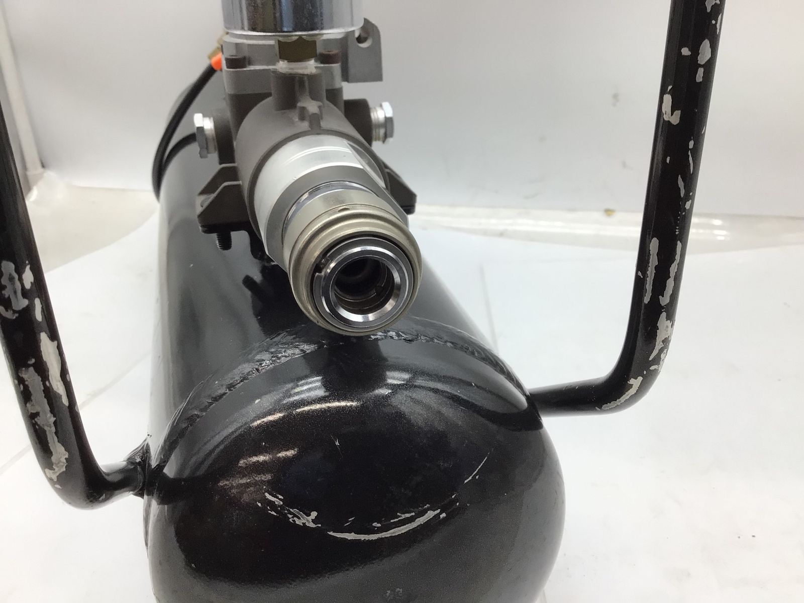 上送料無料。 品 マックス MAX 高圧接続エアタンク 4MPa対応 AK-TC5R 44K ITZNFSI8PXSK エコツール知立店 M02 直立の