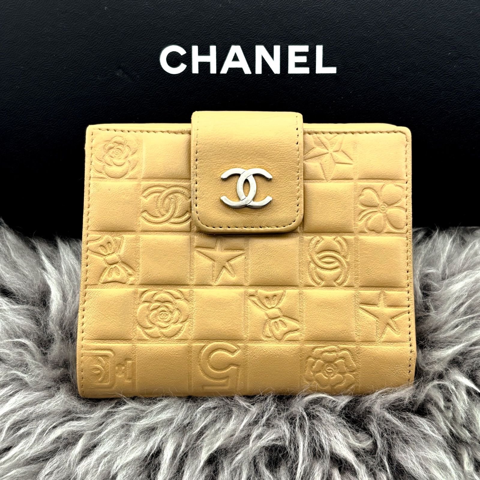 シャネル 財布 アイコン Wホック 二つ折