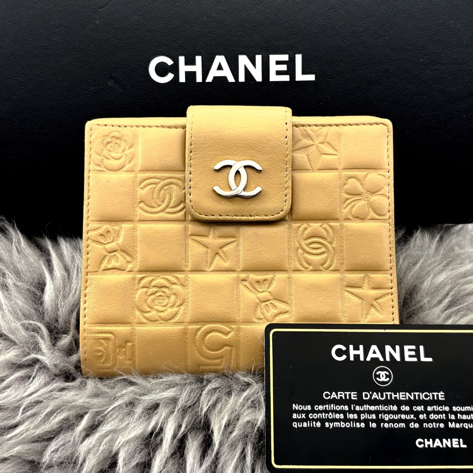 シャネル 財布 アイコン Wホック 二つ折