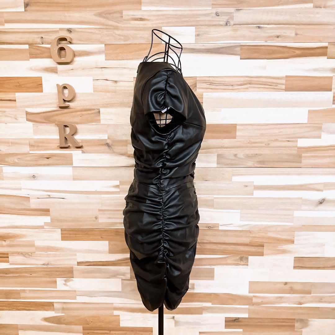  ザラ Vネック フェイクレザー ミニ ドレス ワンピース S 黒 半袖 ミニワンピース