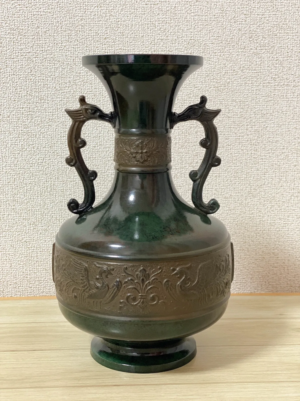 未使用　高岡銅器 花瓶 鶴 亀 金属工芸 鋳物 木箱入り 花瓶 在銘 兎高岡銅器 梅にうぐいす 盛り上げ 鋳物 伝統 青銅花瓶