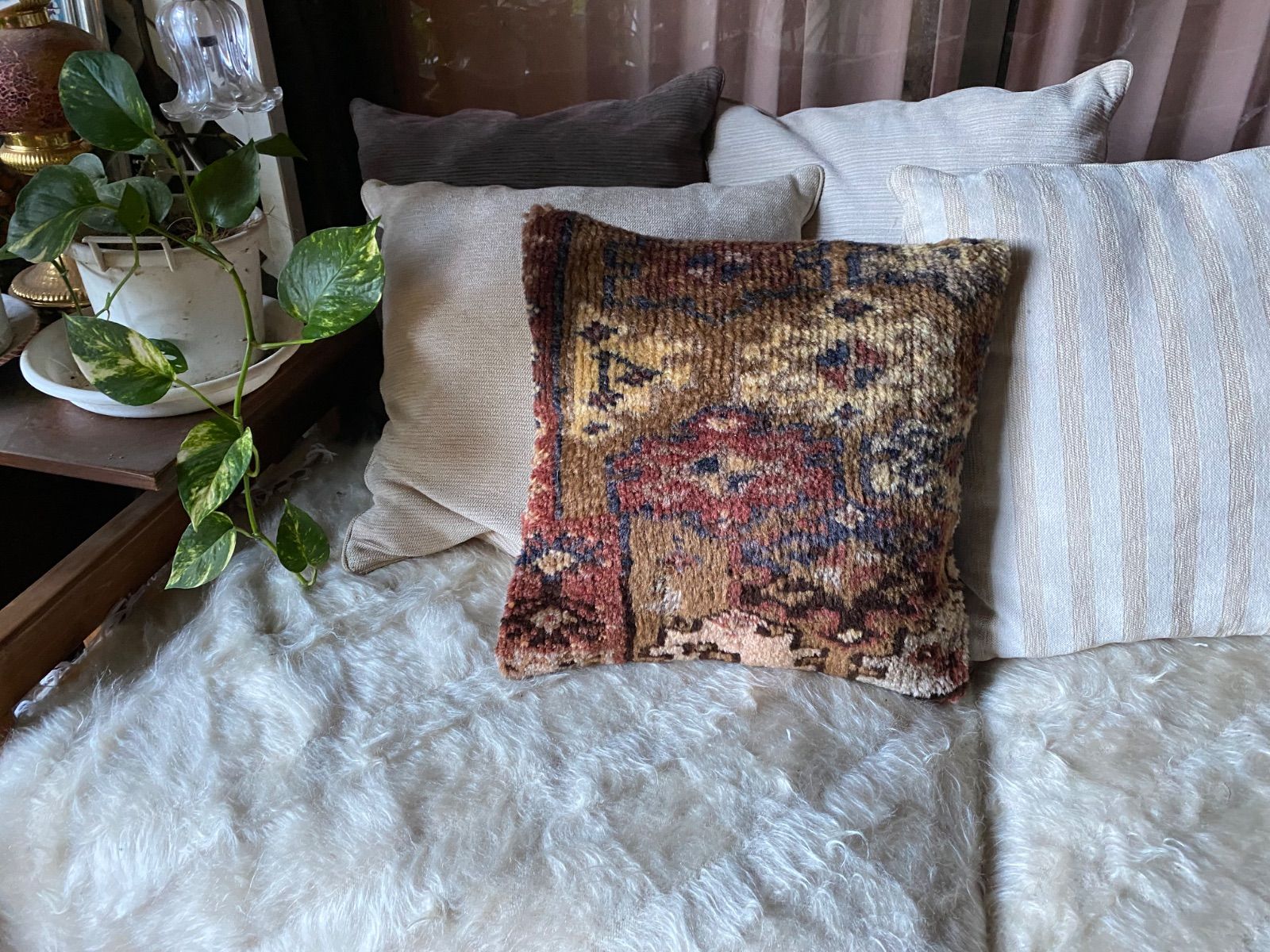 トルコ直輸入卸売価格！カルスのオールドキリムのクッションカバー！一