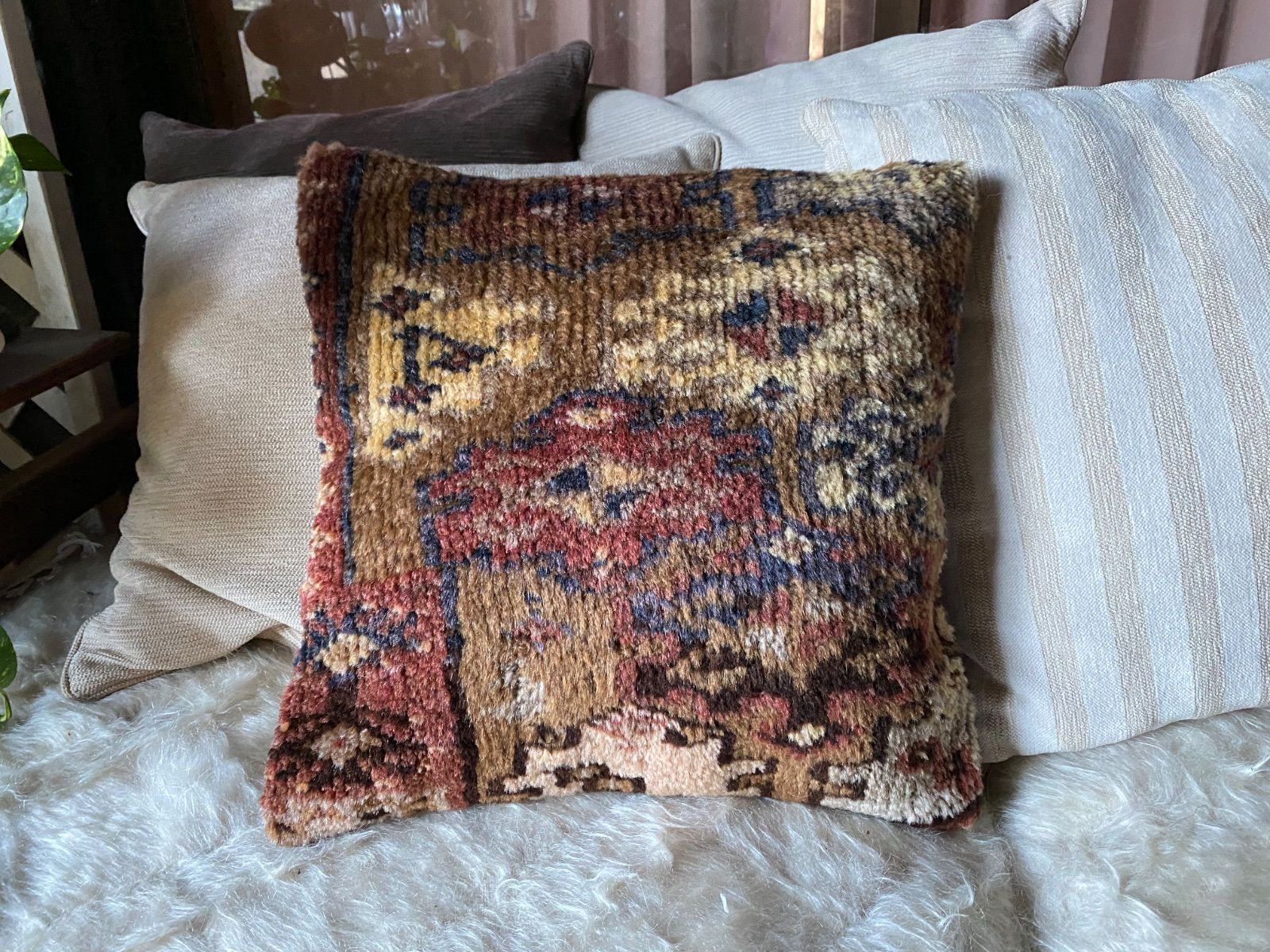 トルコ直輸入卸売価格！カルスのオールドキリムのクッションカバー！一