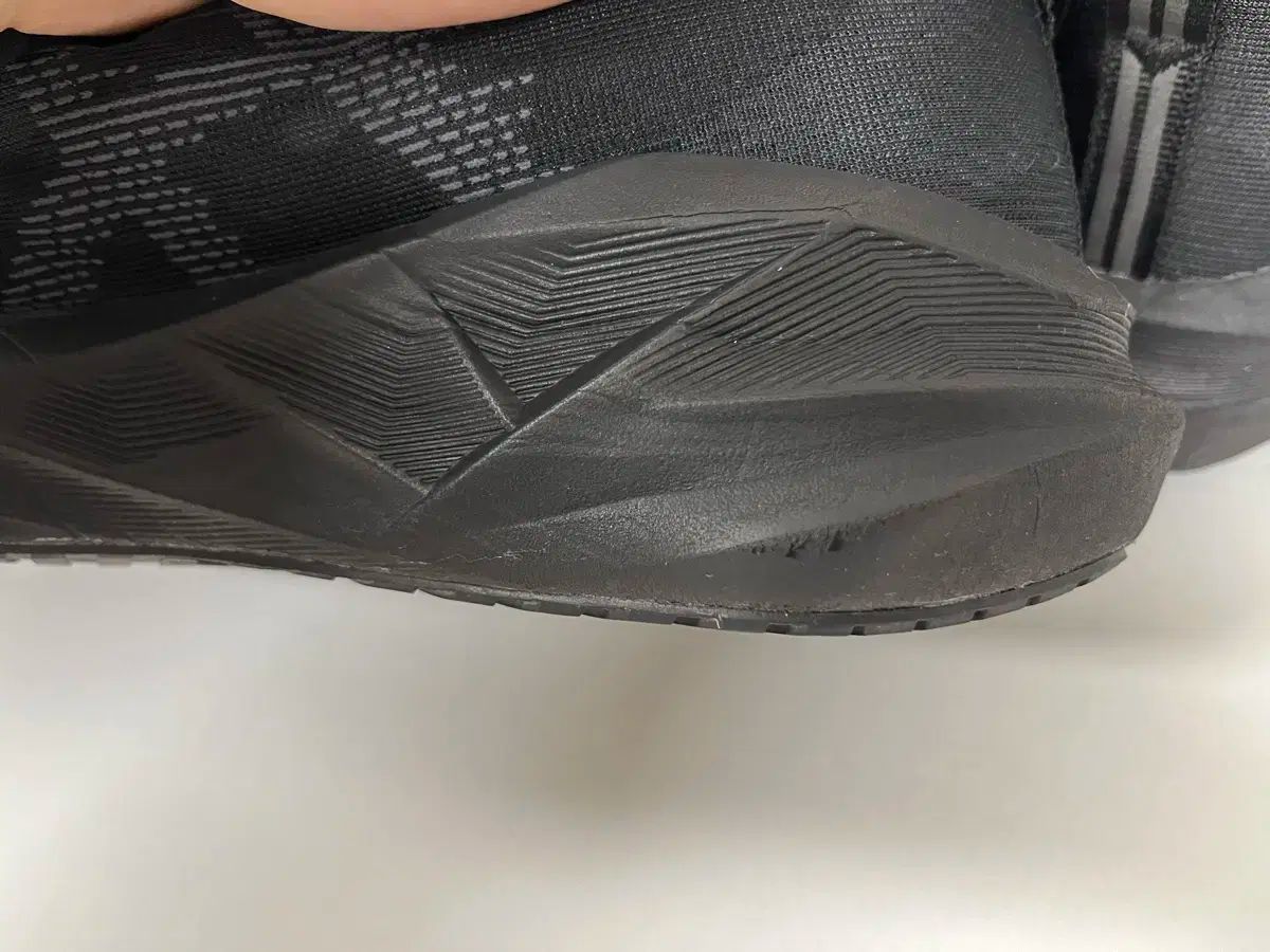  アシックス ノヴァブラスト 5 ブラック キャリアー グレー 2 E ワイド 285 登山靴 トレッキングシューズ アウトドアシューズ