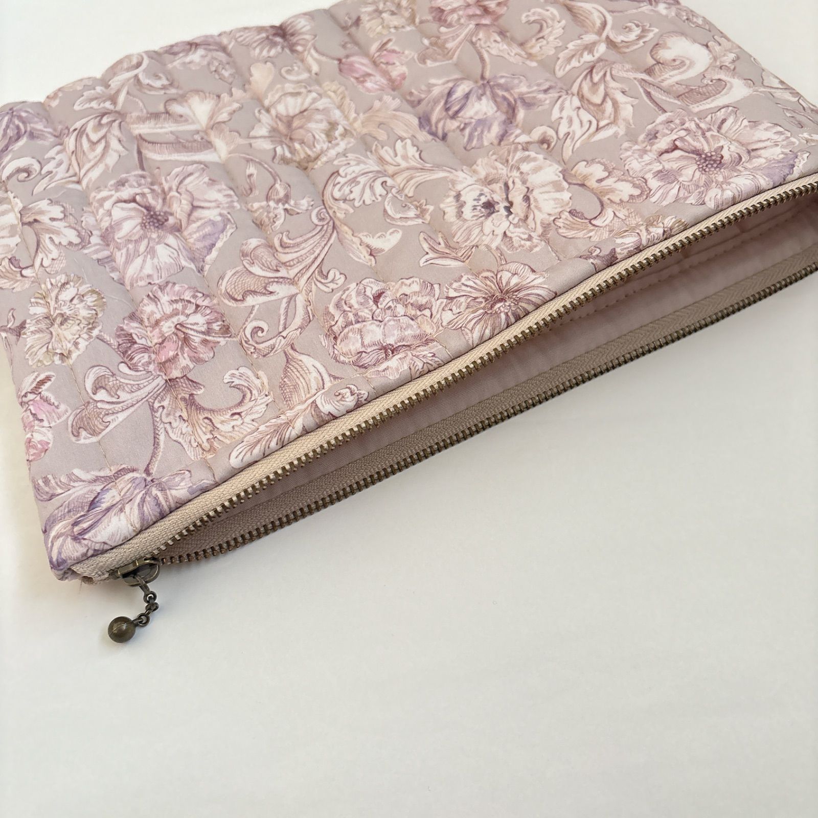 リバティ キルト フラットポーチ アレキサンダーマーブル グレー