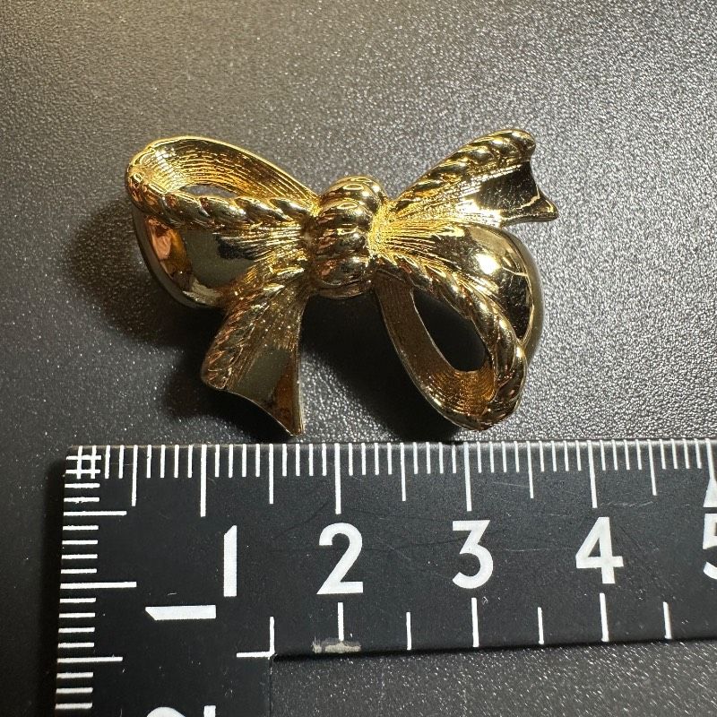 vintage】ディオール リボンモチーフ ゴールドカラー ミニブローチ S-BOX