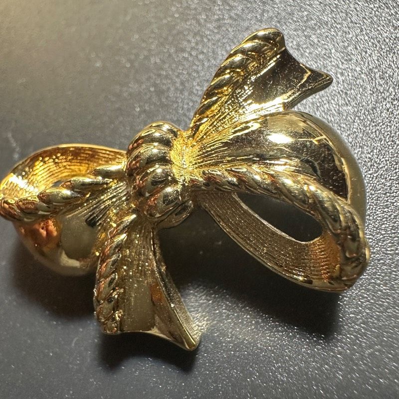 vintage】ディオール リボンモチーフ ゴールドカラー ミニブローチ S