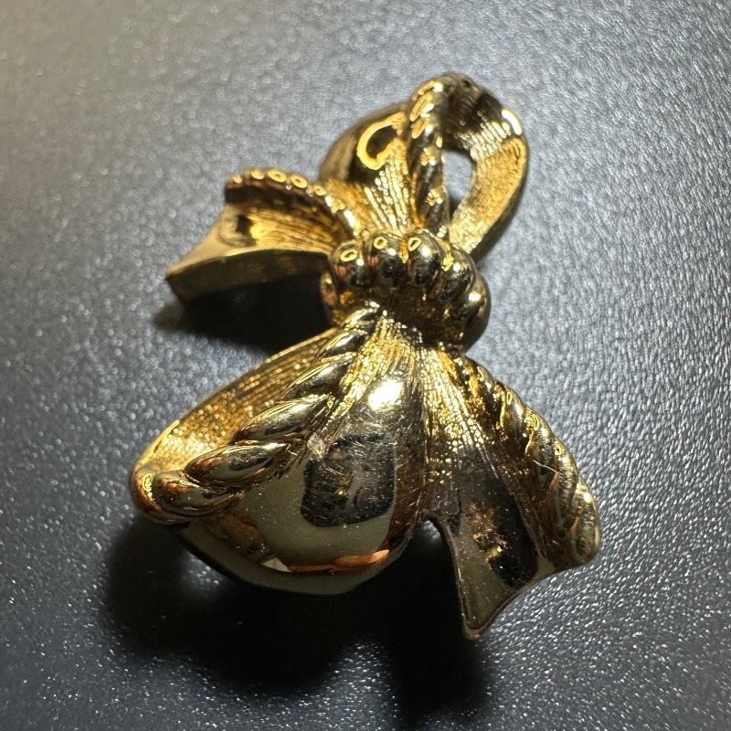 【S】美品 Dior ディオール リボン ヴィンテージ ゴールド ブローチ 箱付 vintage】ディオール リボンモチーフ ゴールドカラー ミニブローチ S