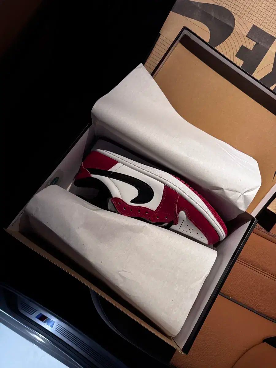 ナイキ ジョーダン 1 レトロ ロー OG シカゴ 275