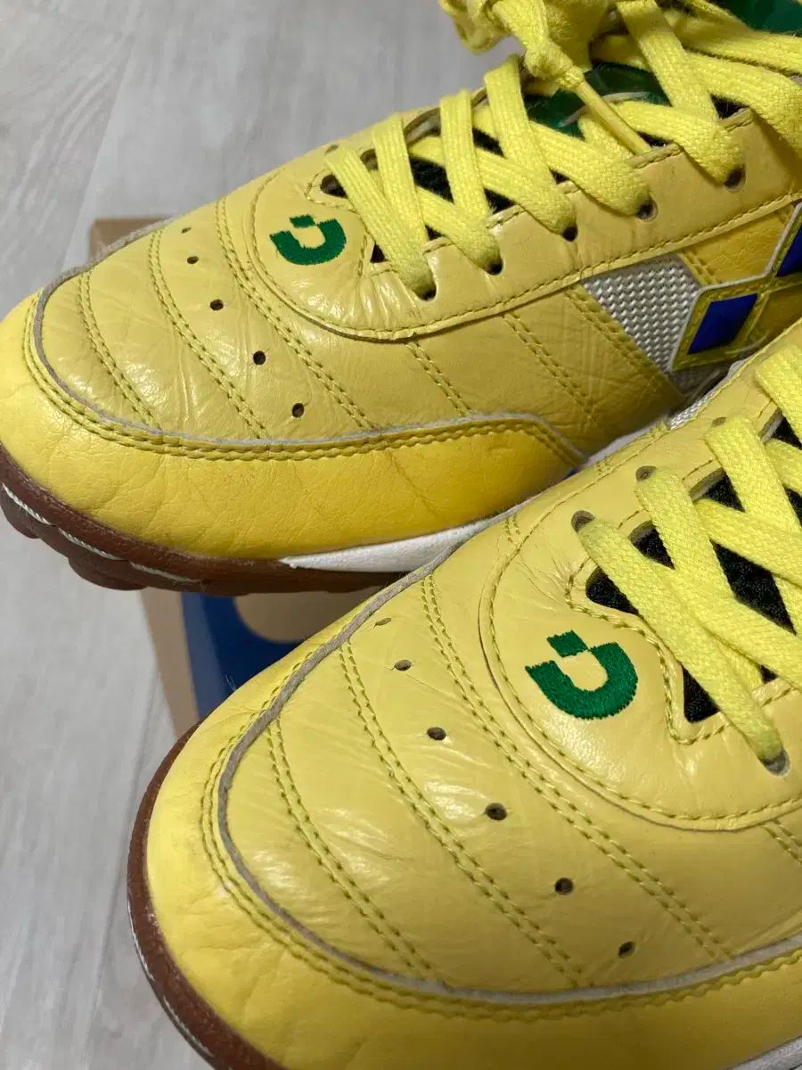 サッカーシューズ