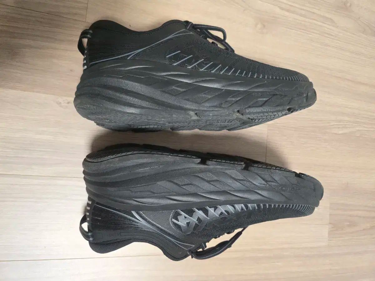 HOKA ONE ONE ボンダイ 7 270 SEKIKENZAI_JP