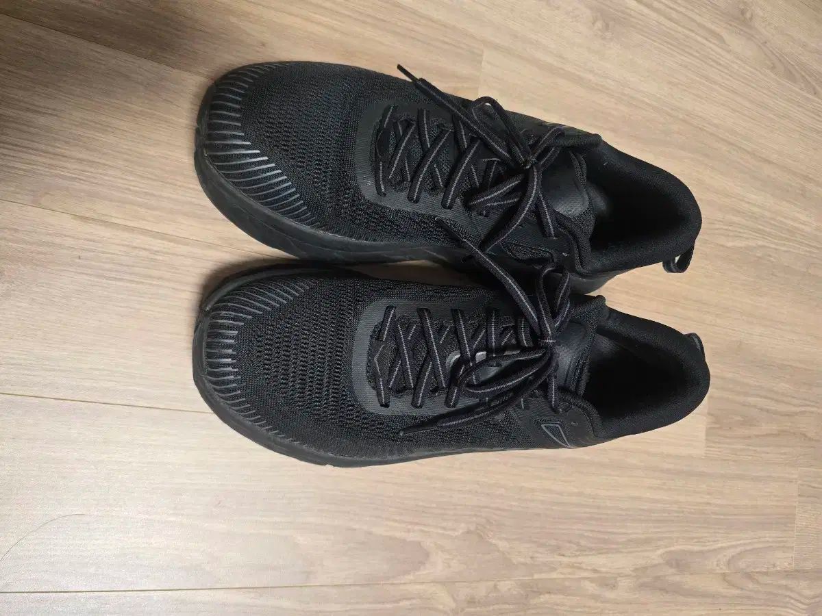 HOKA ONE ONE ボンダイ 7 270